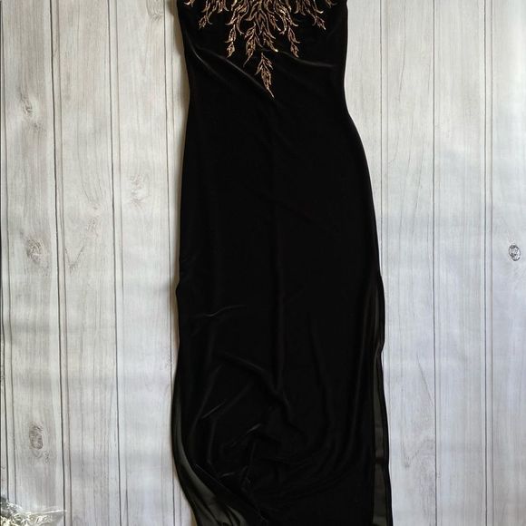 Status Collection | Black Velvet Glitter Flame Gown - Picture 4 of 16